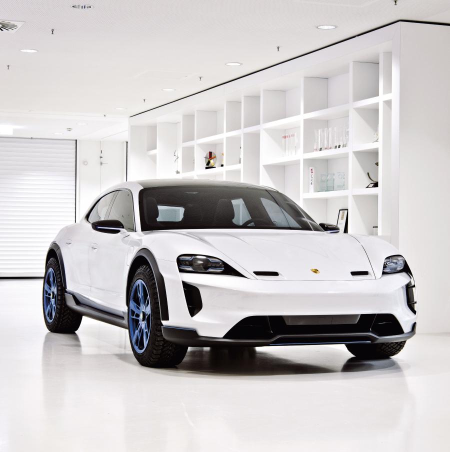  Porsche Mission E Cross Turismo 2018 года  (фото 52 из 66)